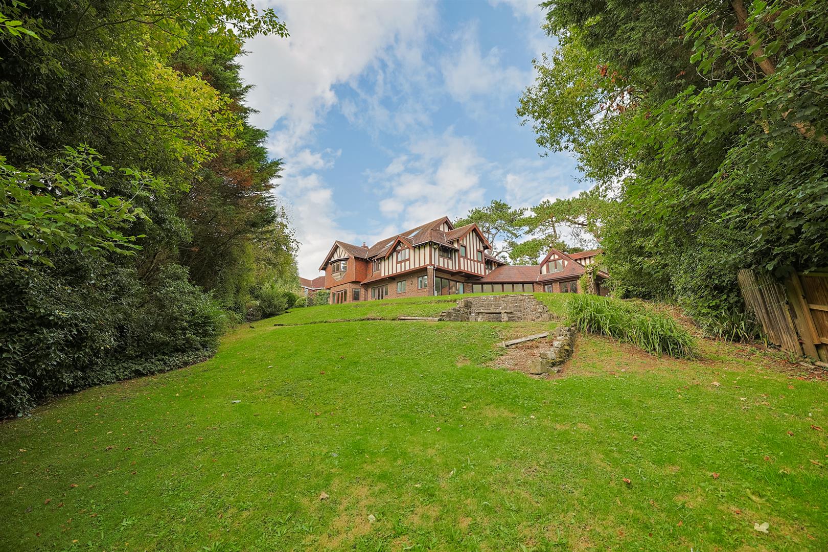 Grovewood, Groves Avenue, Langland, Swansea, SA3 4QF